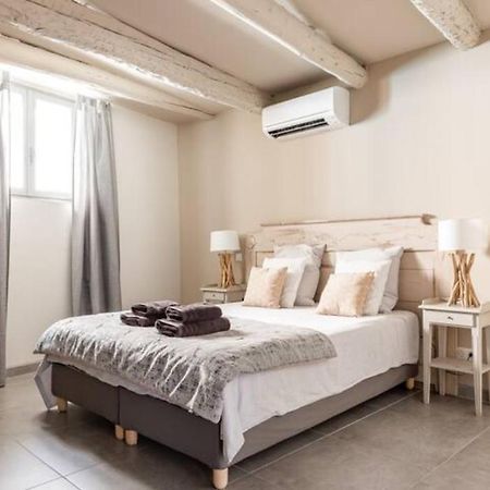 Le Marronnier 1 Apartamento LʼIsle-sur-la-Sorgue Exterior foto